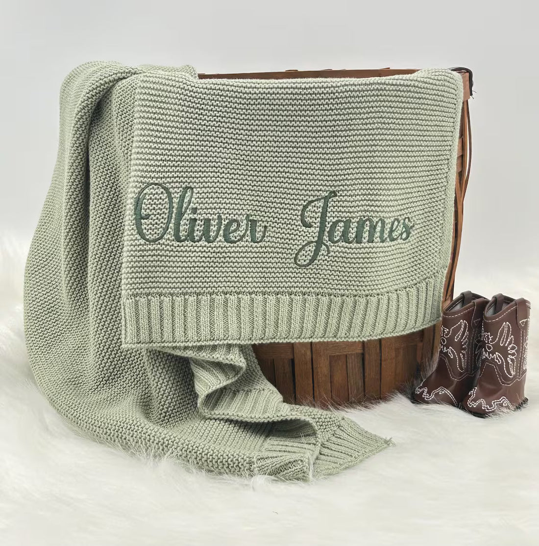 The Ultimate Guide to Choosing a Personalized Baby Blanket